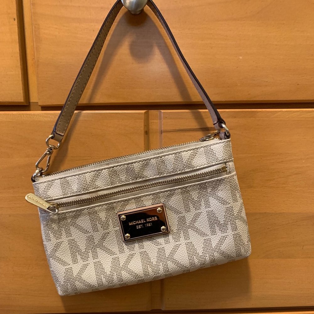 Michael Kors wristlet
